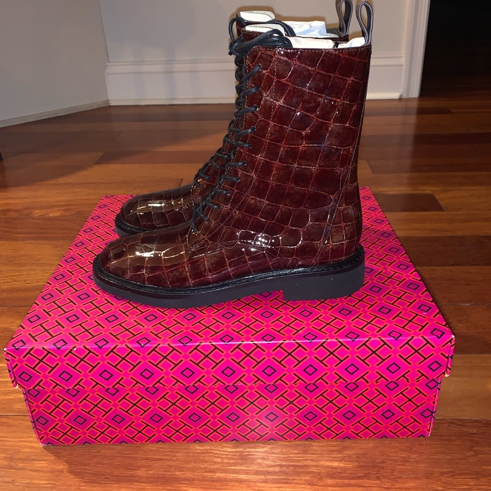 Tory Burch size 6 double T combat boot in croc embossed leather